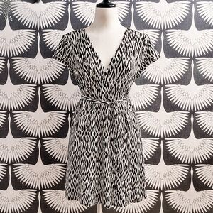 Banana Republic Factory Geometric Ikat Print Wrap Dress - Black/White